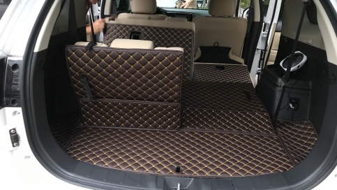 Thảm lót cốp ô tô Mitsubishi Outlander giá tại xưởng, rẻ nhất Hà Nội, TPHCM
